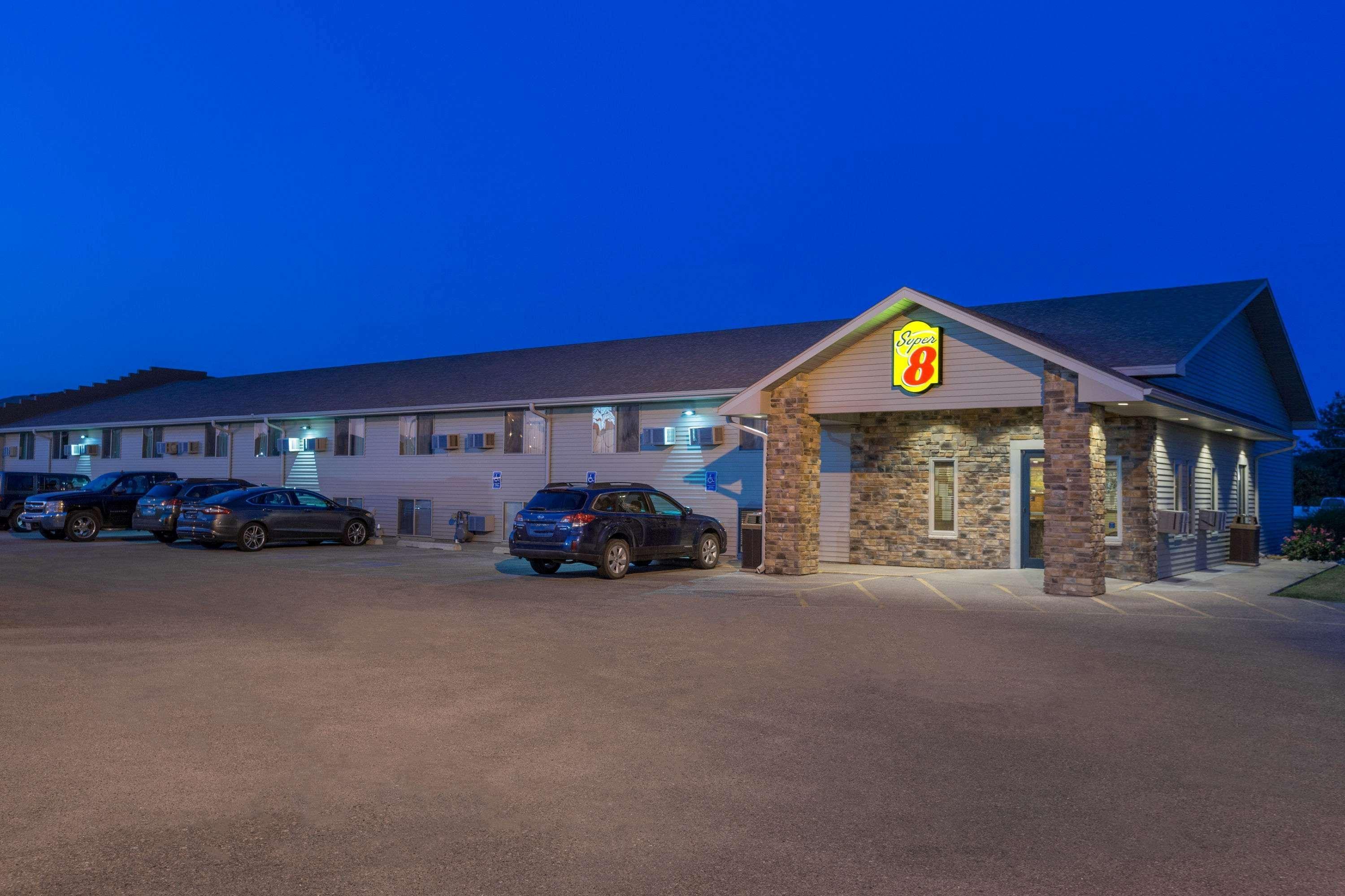 Super 8 By Wyndham Kearney Motel Dış mekan fotoğraf